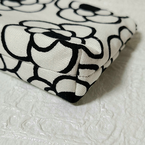 ハンドメイド 12㎝ミニファスナーポーチ コスメカードケース カメリア