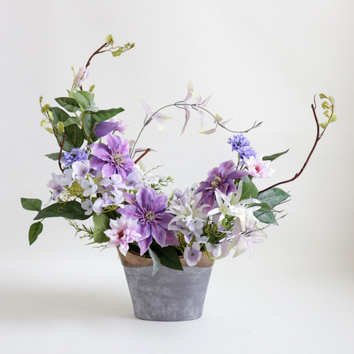 初夏の涼やかな和モダンアレンジ〜クレマチスと紫陽花 アートフラワー