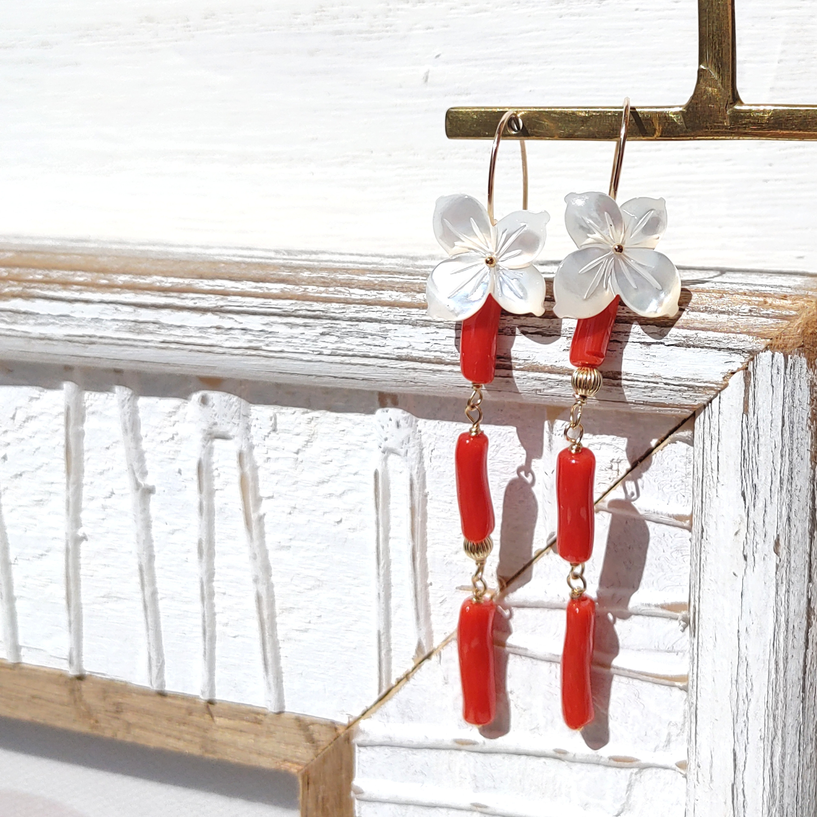 ❁Red coral flower earrings All 14kgf❁イタリア産 天然宝石 血赤本珊瑚