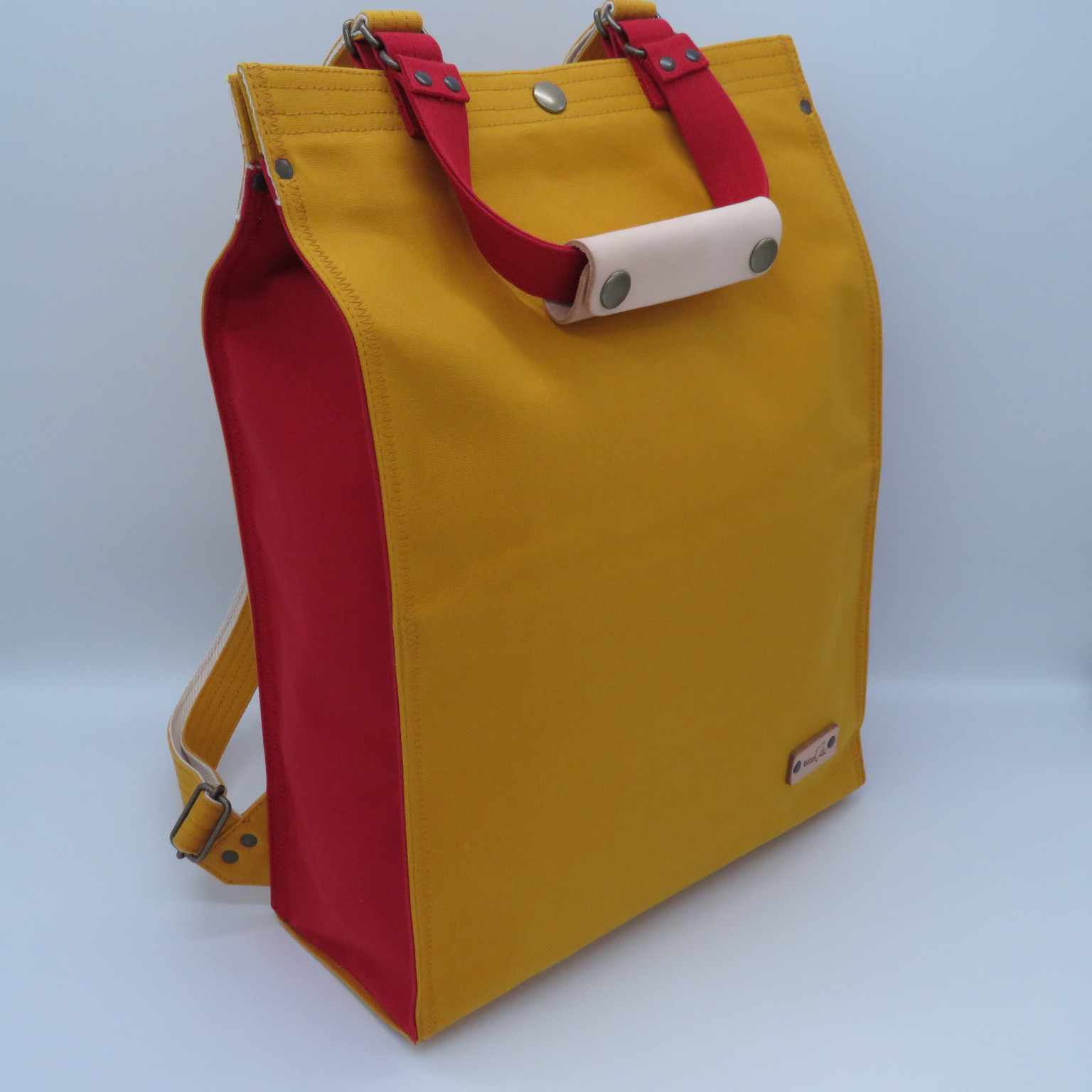 rs-2b  四角い帆布のリュックサック ツートン からし/赤