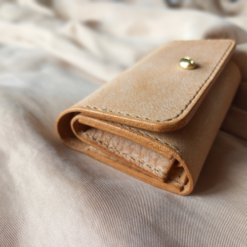 コーヒー豆ホックのミニ財布 アラスカレザー 本革 キャメル 三つ折り