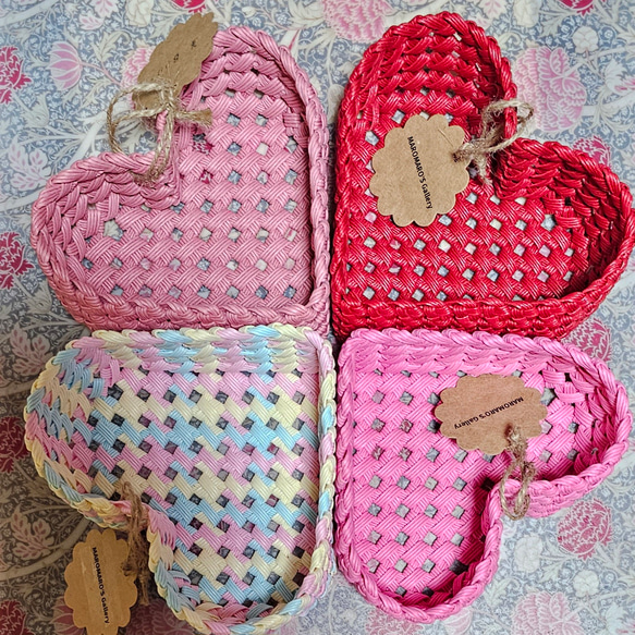 ハートプリントの小物入れ 受注制作】❤可愛いハート型のカゴ4個セット❤ クラフトバンド