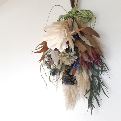 パンパスグラスとマグノリアの大きなスワッグ ドライフラワー