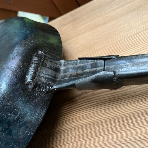 鉄なのに軽い!手作り一点物の強そうな大きめフライパン。（取手脱着可