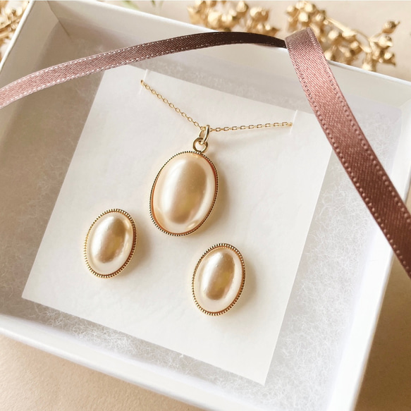 チェコガラスパールのシンプルピアス/イヤリングとネックレスのセット 