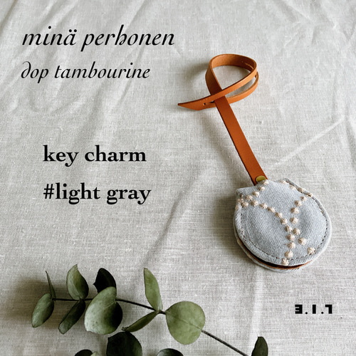 ミナペルホネン キーチャーム タンバリン dop 本革 キーケース Petit