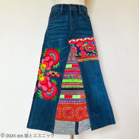 【Paj Ntaub】デニム リメイク 刺繍 スカート デニム