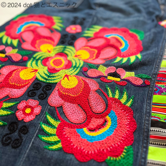 【Paj Ntaub】デニム リメイク 刺繍 スカート デニム