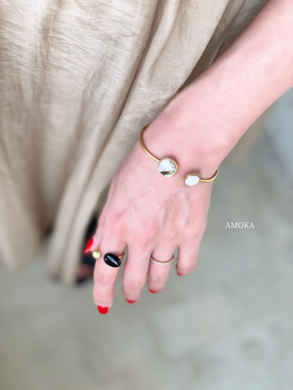 柔らかな着け心地〉 Gemelli 天然石バングル 天然石ブレスレット