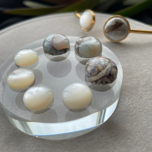 柔らかな着け心地〉 Gemelli 天然石バングル 天然石ブレスレット