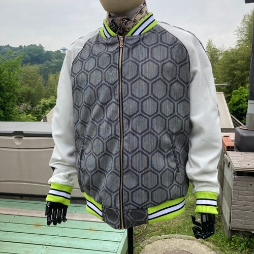 着物リメイク スカジャン 着物リメイクスカジャン 産着リメイク リバーシブル 獅子 刺繍 メンズL