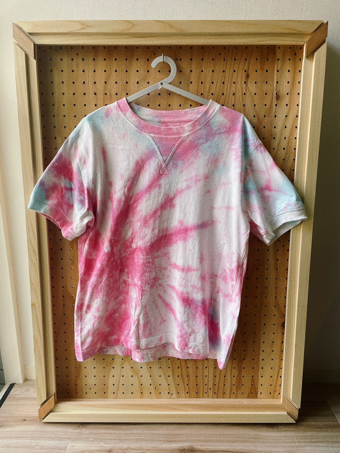 ハッピーなタイダイTシャツ(ピンク)