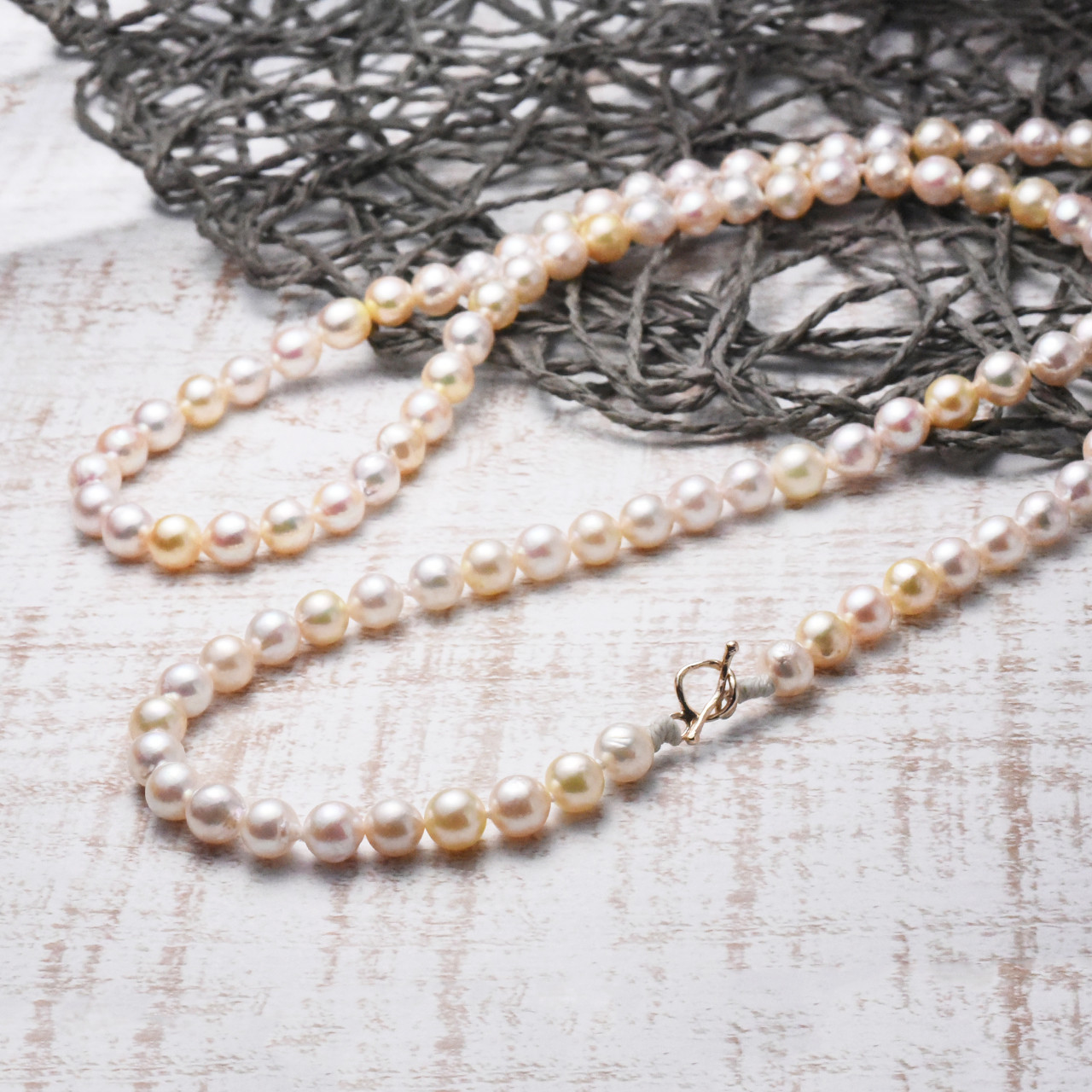 K10YGあこや真珠7.5‐8mmバロックシェイプ ハニーミックスカラー ロングネックレス