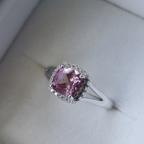 お得！在庫処分 カラーチェンジアレキサンドライト 合成石 ヘイロー