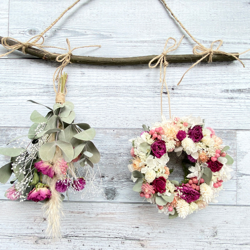 ミニバラのリースとスワッグのツイン壁飾り（ドライフラワー  