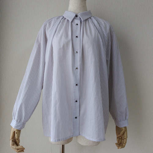 綿ローンストライプ生地を使ったラグランスリーブシャツ犬服とお揃いの  