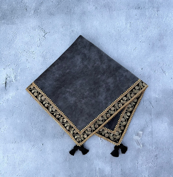 超激得，新作】 インド製 花柄ゴールド刺繍リボンのタロットクロス