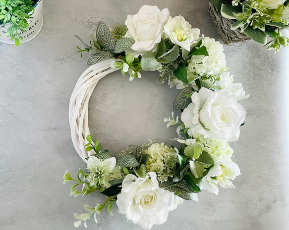 ホワイトローズとピオニーの豪華特大エレガントリース♪☆タッセル装飾