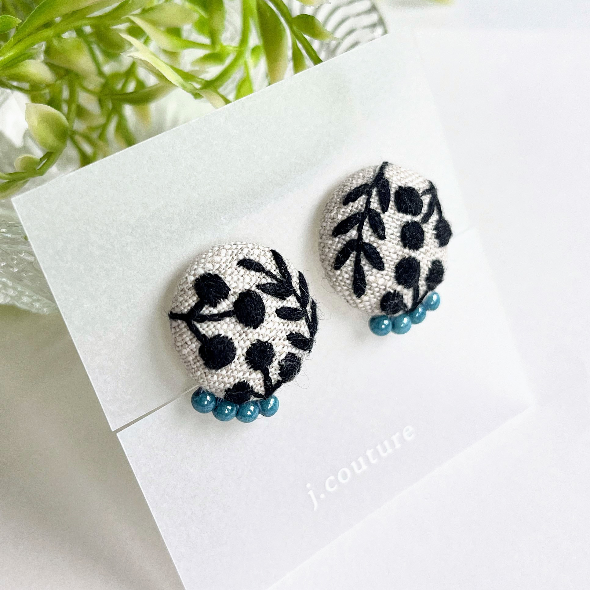 北欧風木の実の刺繍イヤリング【Botanical】#263