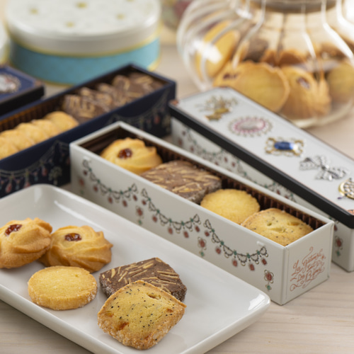 ピオフィ 楊 クッキー 缶バッジ LINEお友達限定】春のクッキー缶 2023 | puruberry's kitchen