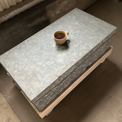 個性的なローテーブル 古材とブリキの昭和レトロテーブル 大容量 ロー