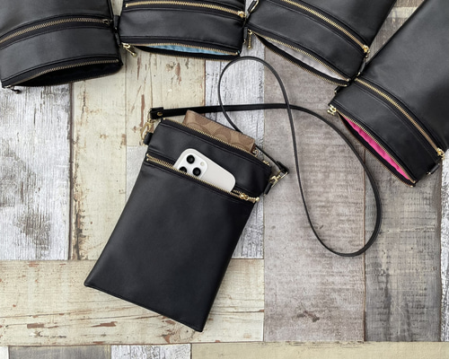 ブラック / サコッシ (M) iPad mini 長財布 スマホショルダー