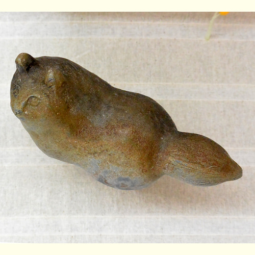 ネコちゃんの置き物 渋めカラー 茶色の猫 インテリア 手作り陶芸 陶器