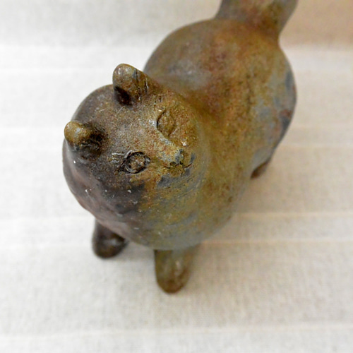ネコちゃんの置き物 渋めカラー 茶色の猫 インテリア 手作り陶芸
