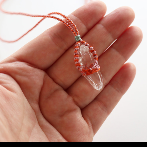 ◇ItoMe Stone◇ガネーシュヒマール産レインボーヒマラヤ水晶マクラメ