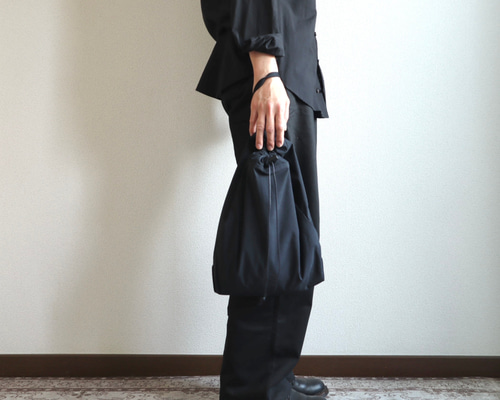 ブラック ナイロン 巾着バッグ 96a5a233bb214a60d7545ff5aac898