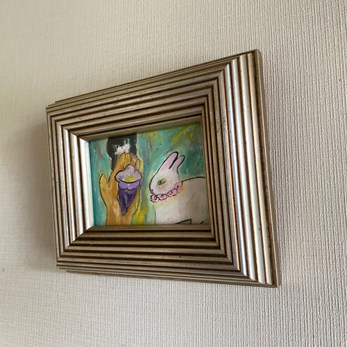 絵画。原画【手の中の紫色のアサガオ、かわいい黒猫とウサギ】