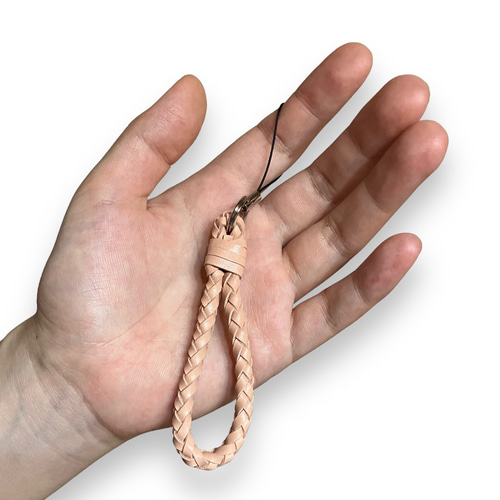 スイート フィンガーストラップ 編み込み 牛革 可愛い 日本製