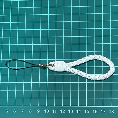 スイート フィンガーストラップ 編み込み 牛革 可愛い 日本製