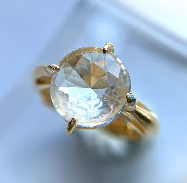 （１点もの） 高千穂産天岩戸水晶 エイトスターカットリング◇ 高千穂産天岩戸水晶 （１点もの） エイトスターカットリング◇