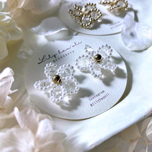パール お花のピアス／イヤリング ゴールド ホワイト プレゼント
