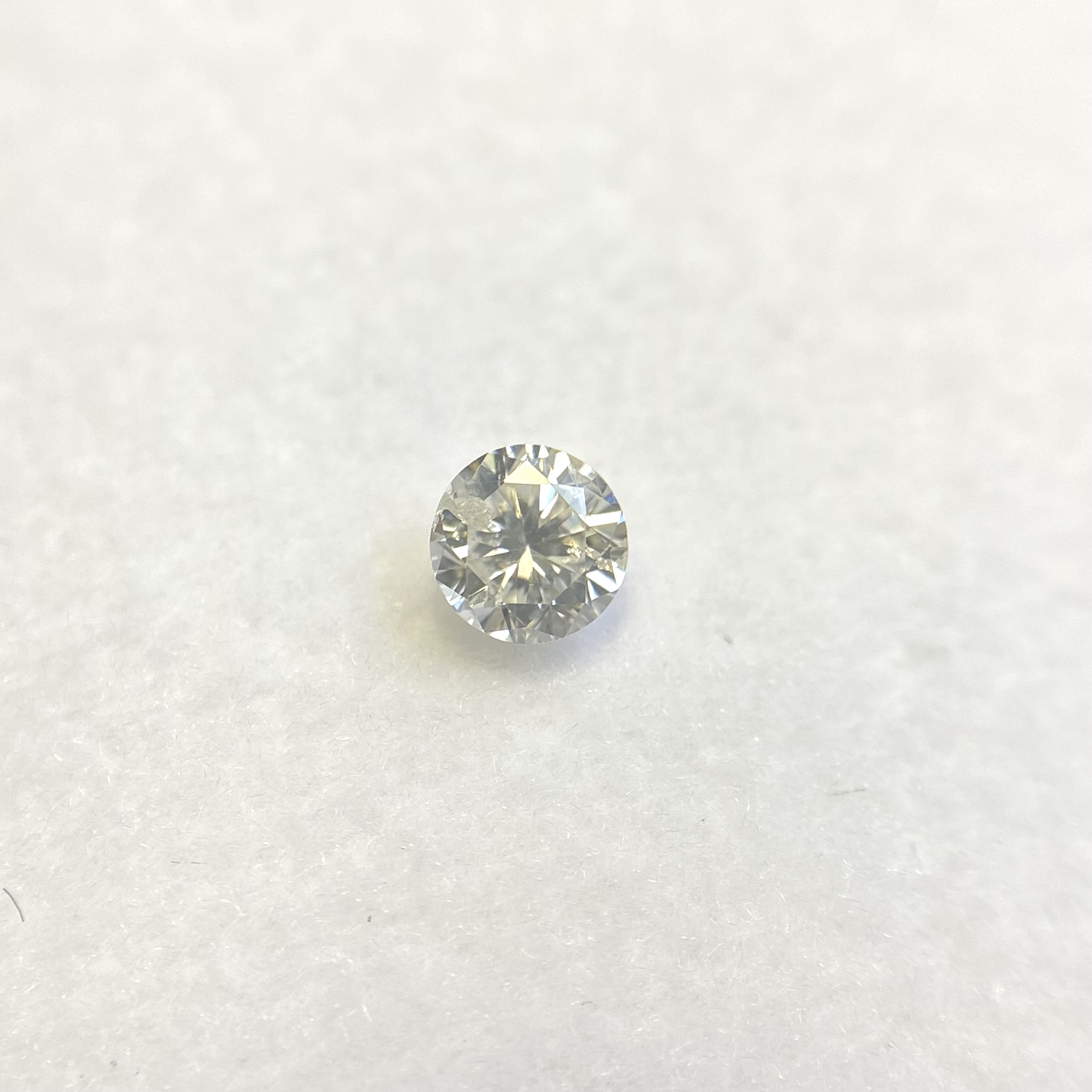 ダイヤモンド ルース 約0.09ct 2.9mm イエロー蛍光有