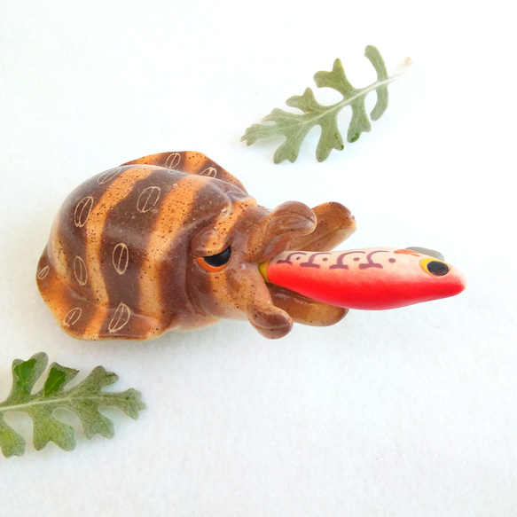 イカ釣りエギング・ペーパーウェイト&ルアーボールペン　替芯付き　魚陶器 