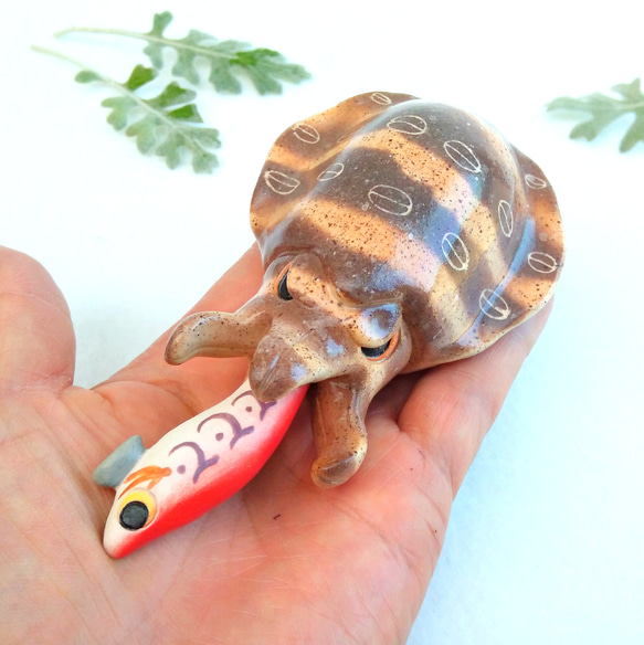 イカ釣りエギング・ペーパーウェイト&ルアーボールペン　替芯付き　魚陶器 