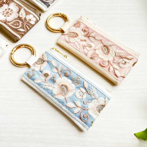 【リュンヌ】インド刺繍リボン・ミニポーチ(S) リュンヌ】インド刺繍リボン・ミニポーチ(S) インド刺繍リボンの