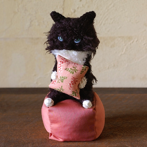 アミー様オーダー つまみ細工 十二支、猫ちゃん ミータンといっしょ #ミータンとうさぎの日常 #ぬい撮り #ぬい活