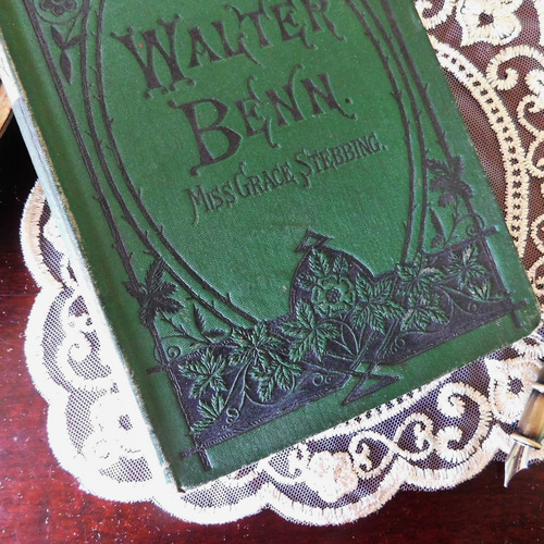 アンティーク　イギリスbook ボタニカル　洋書 ゜+ 19世紀 洒落たボタニカルイラスト付き表紙 グリーン 英国