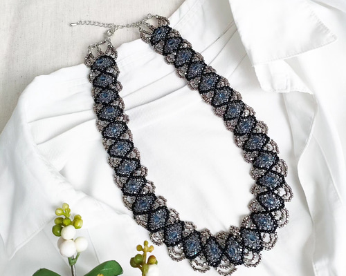 ビーズ8連ネックレス/グレイッシュ✨ ネックレス・ペンダント byei