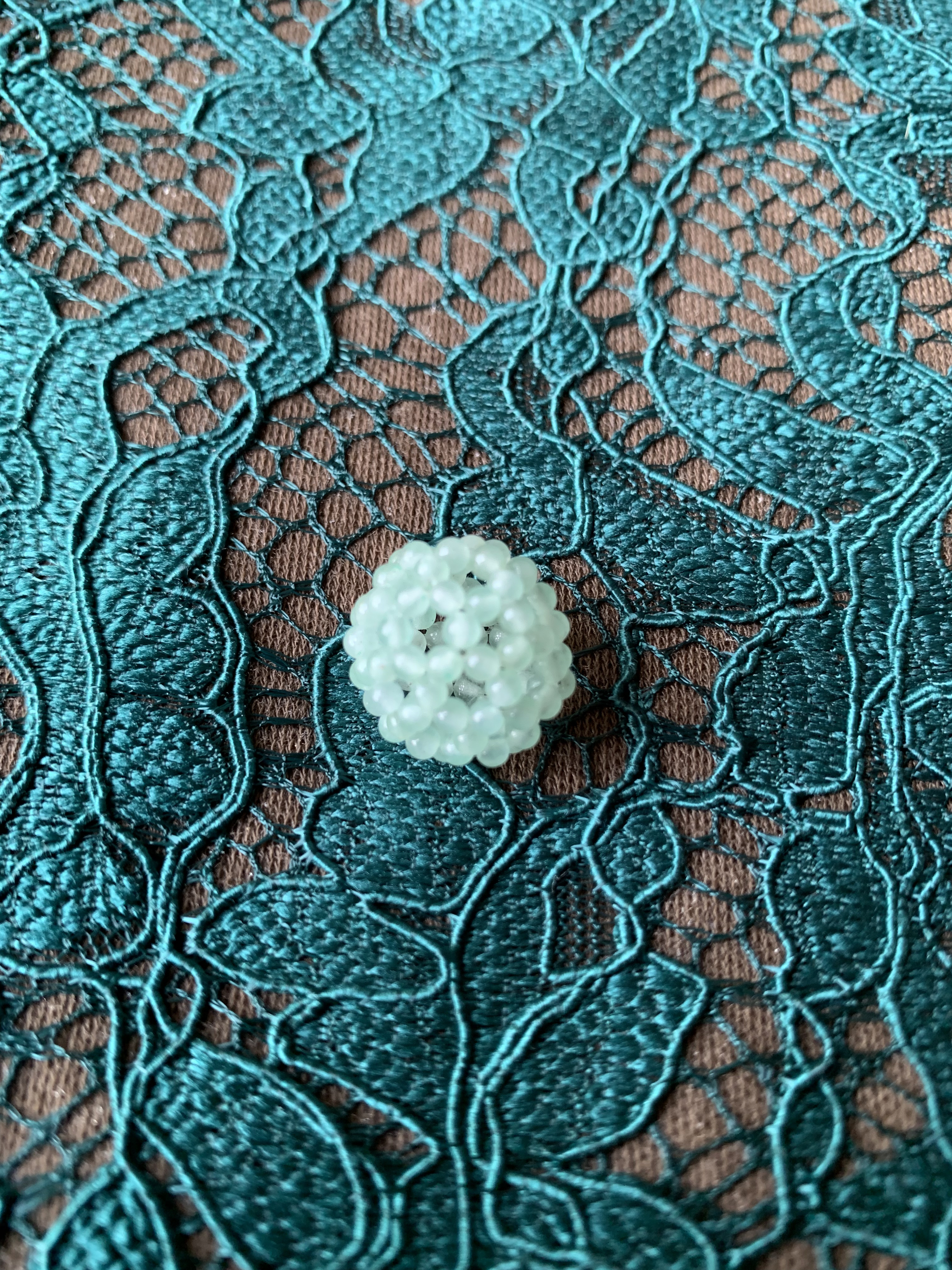 フラーレン　グリーンクォーツァイト直径1.5cm 寺澤貴子さんショップの天然石です！