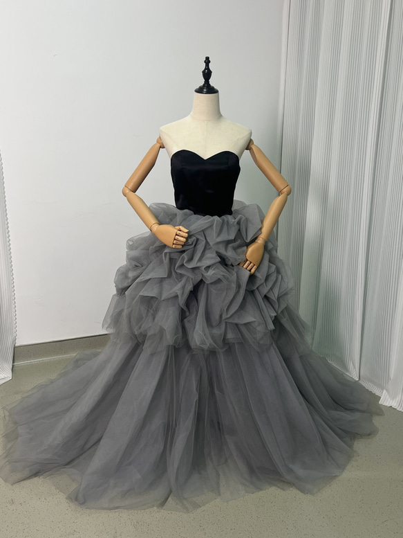 送料無料！カラードレス ベアトップ グレー ラッフルフリル デザイン感  