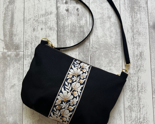 インド刺繍リボンと帆布のショルダー◇black×navy ショルダー