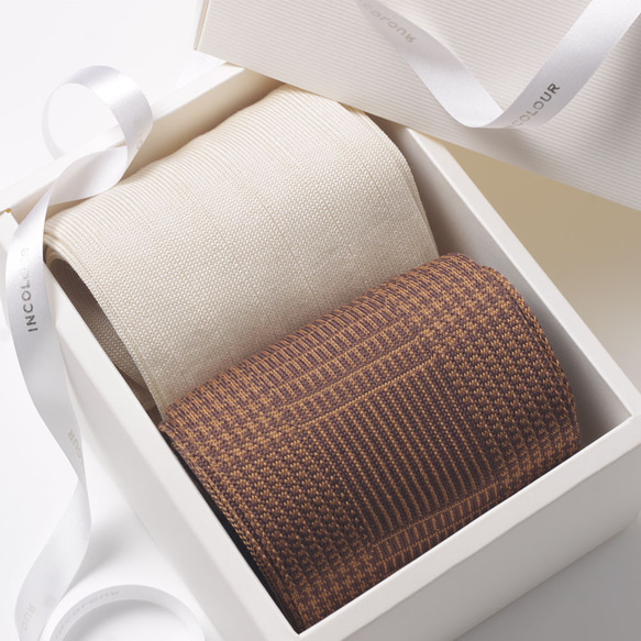 上質な靴下を贈ろう！ 2足組メンズソックスギフト －  INCOLOUR アイボリー＆ブラウン 1枚目の画像