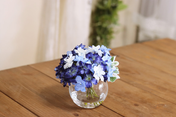 ブルー系紫陽花のミニブーケ　ガラス器アレンジ　「Creema限定」水替え不要!!　マジカルウォーター 2枚目の画像