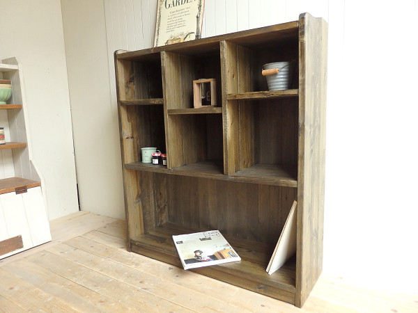 サイズ、デザインオーダー可！お子様目線ラック●ナチュラルブラウン無垢材●受注製作 サイズ、デザインオーダー可○お子様目線3段ラック○シャビーブラウン