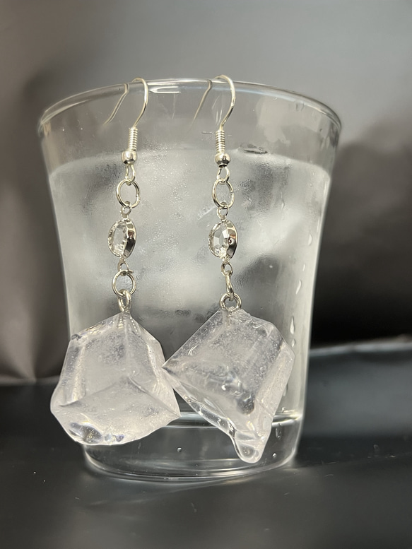 氷レジン リアル氷 溶けかけ氷 ピアス 清涼感 ピアス（フック 
