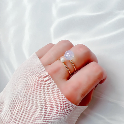 ブルーオパールガラスリング パールAAAAランク 重ねづけ風